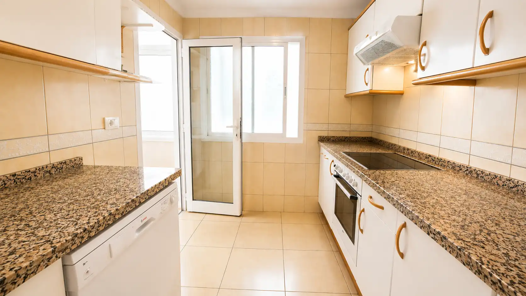 Cocina de Apartamento en venta en Arona con Terraza, Horno y Lavadora