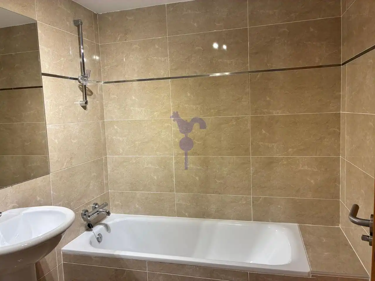 Bathroom of Apartments for rent in León Capital   with Heating, Parquet flooring and Terrace