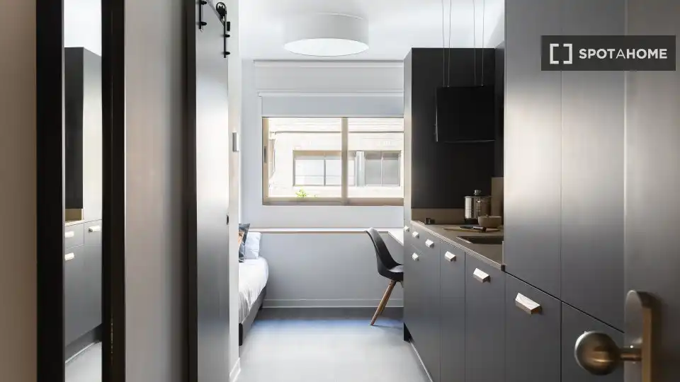 Habitación de Piso de alquiler en Valencia con Aire acondicionado, Calefacción y Amueblado