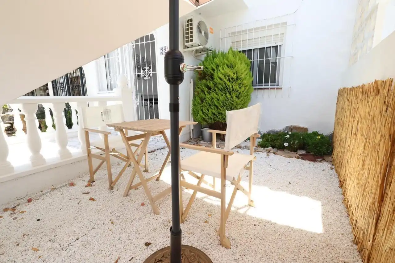 Bungalow con jardín en venta en Los Balcones - Los Altos, imagen 3
