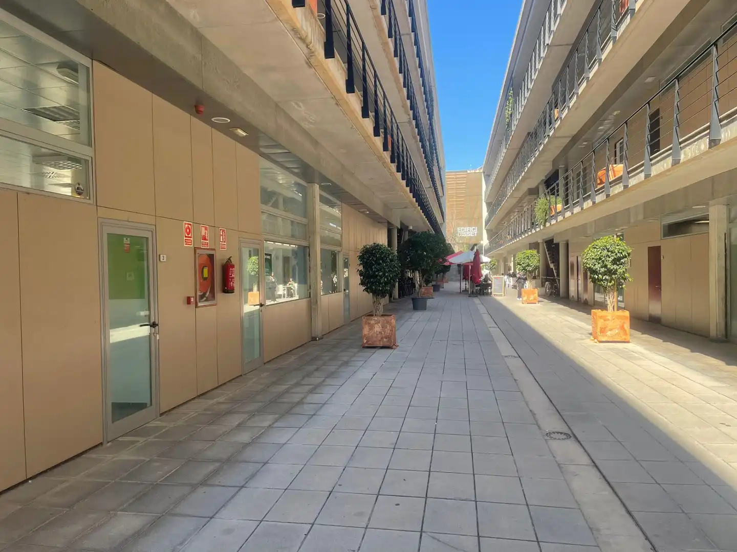 Local comercial en venda a Carrer Blaise Pascal, imagen 2