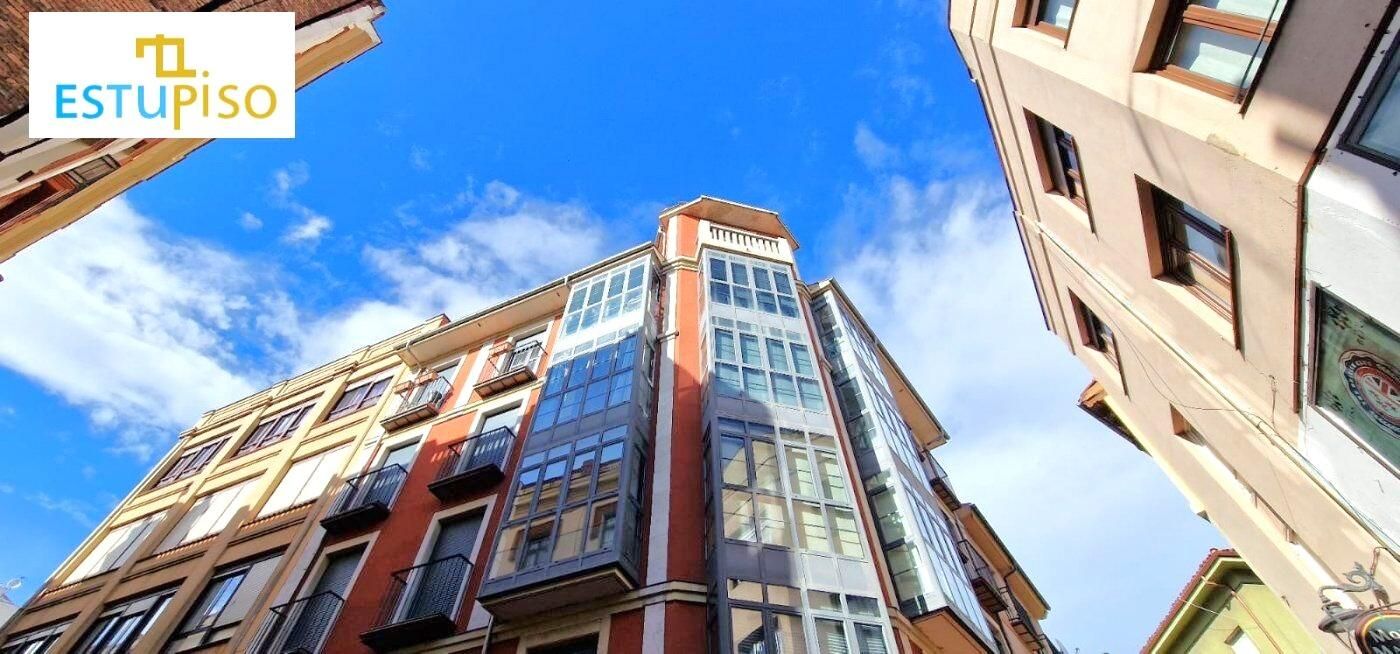 Vista exterior de Pis en venda en León Capital  amb Calefacció i Balcó