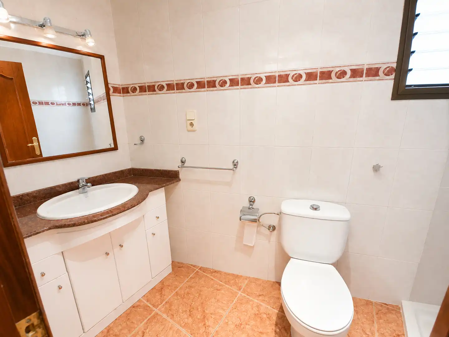 Bathroom of Flat for sale in Cambrils  with Air Conditioner, Heating and Terrace