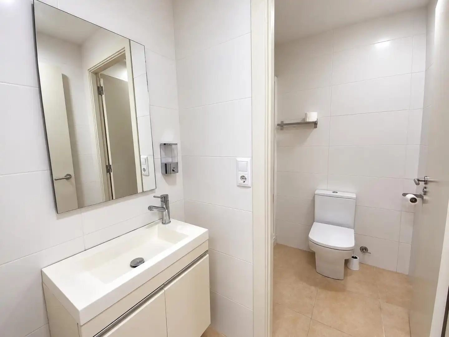 Baño de Local de alquiler en Vallromanes, Barcelona