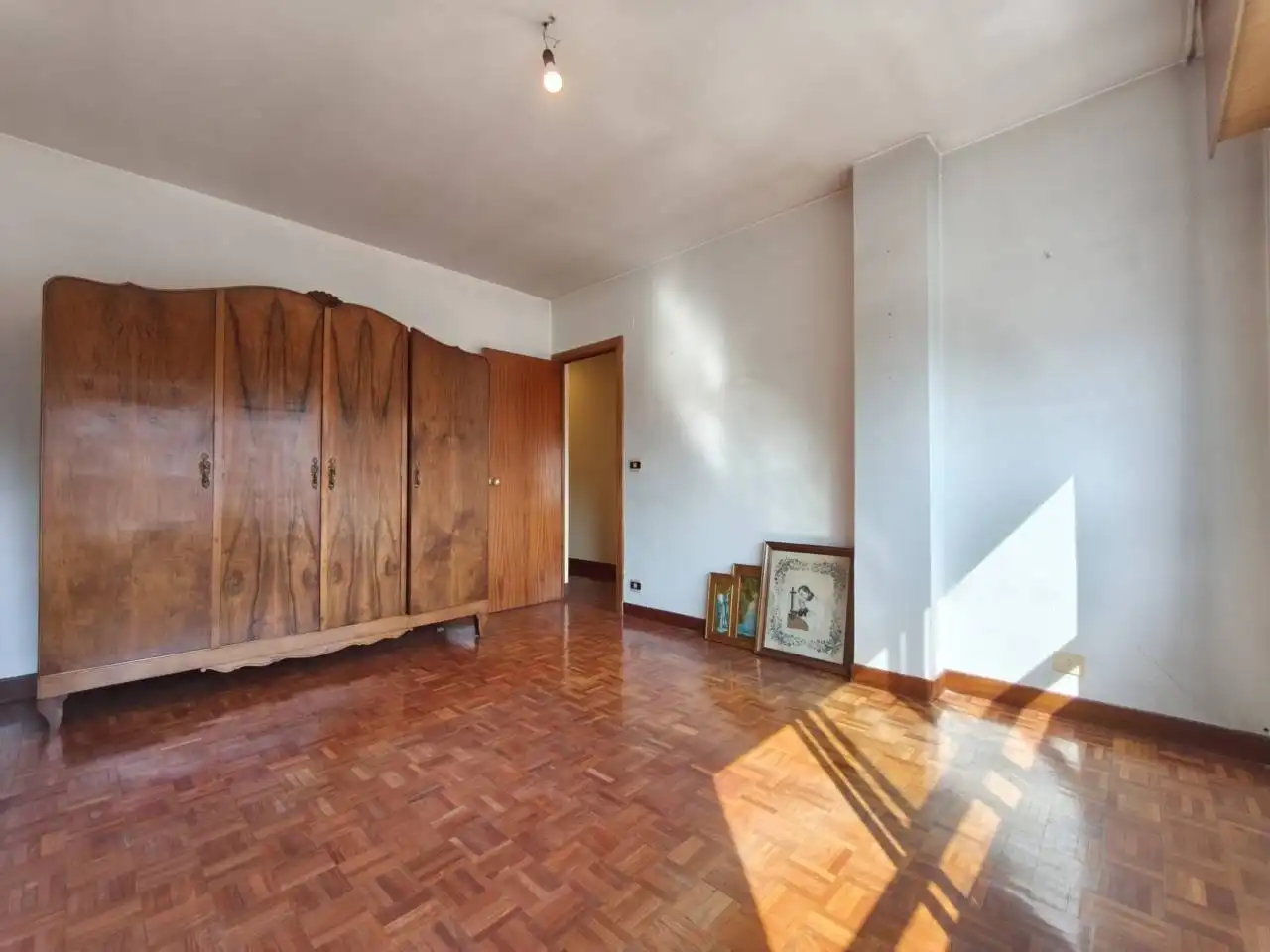 Dormitori de Pis en venda en Burgos amb Calefacció, Parquet i Terrassa