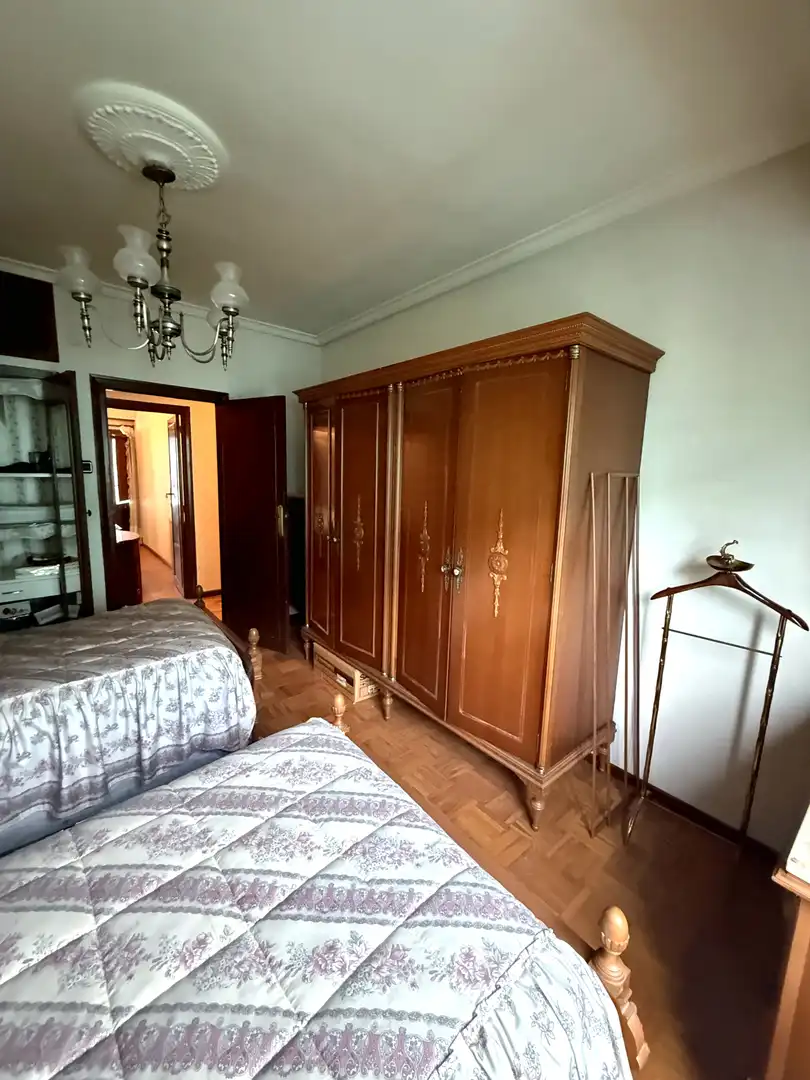 Dormitori de Pis en venda en Aguilar de Campoo amb Parquet, Terrassa i Moblat