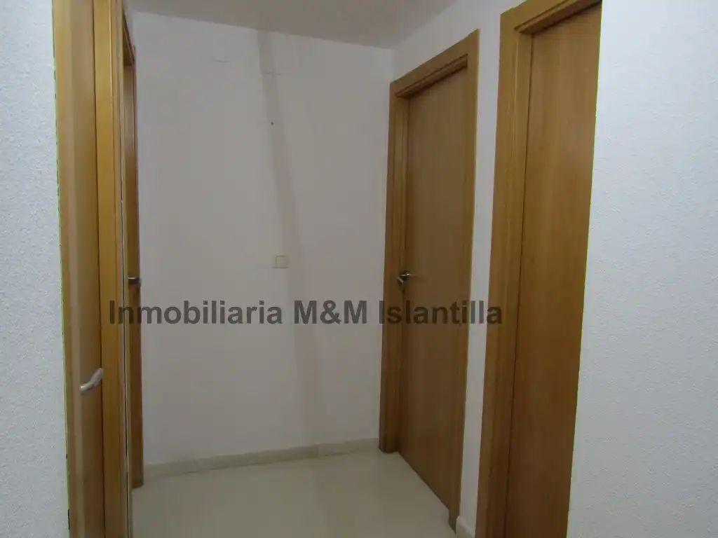 Piso en venta en Isla Cristina con Terraza, Horno y Lavadora