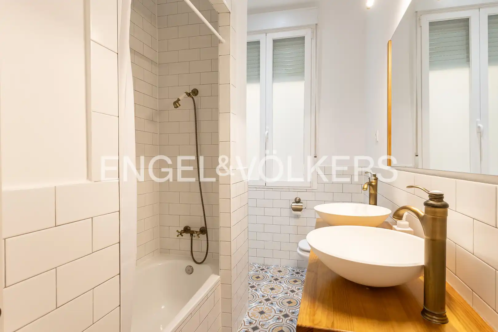 Badezimmer von Wohnung zum Verkauf in Madrid mit Klimaanlage, Heizung und Parkett