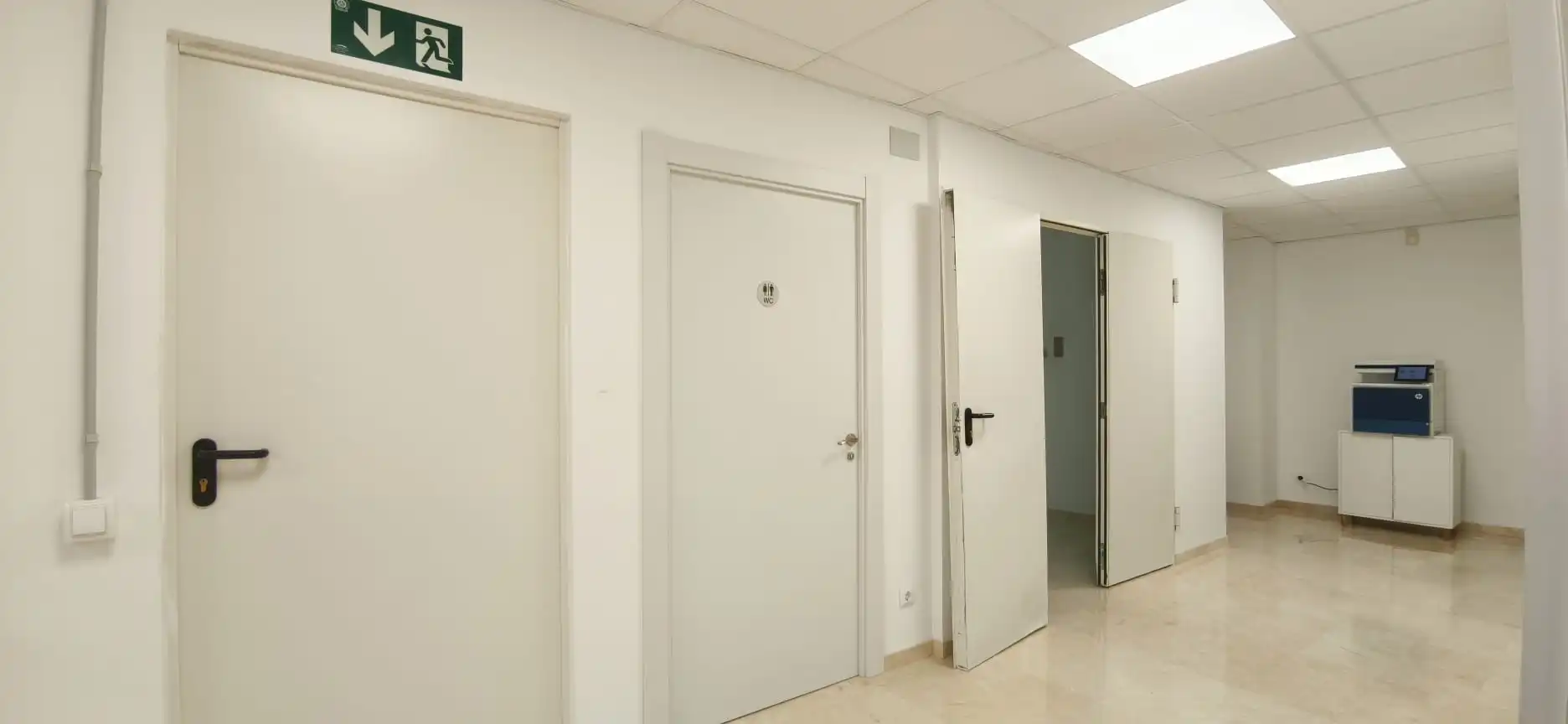 Büro zur Miete in Barcelona mit Klimaanlage, Heizung und Abstellraum