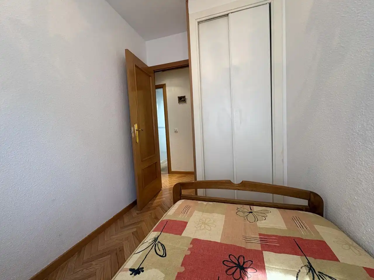 Wohnung zur Miete in Calle Ramón María del Valle Inclán, Espartales