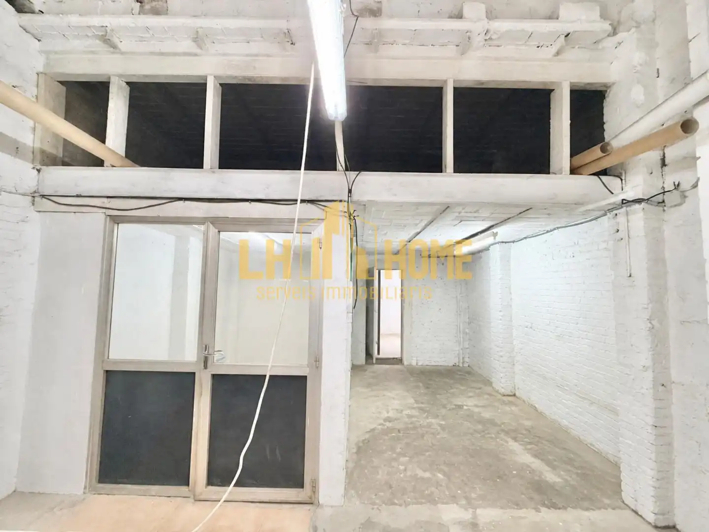 Commercial properties for sale in L'Hospitalet de Llobregat  with Air Conditioner
