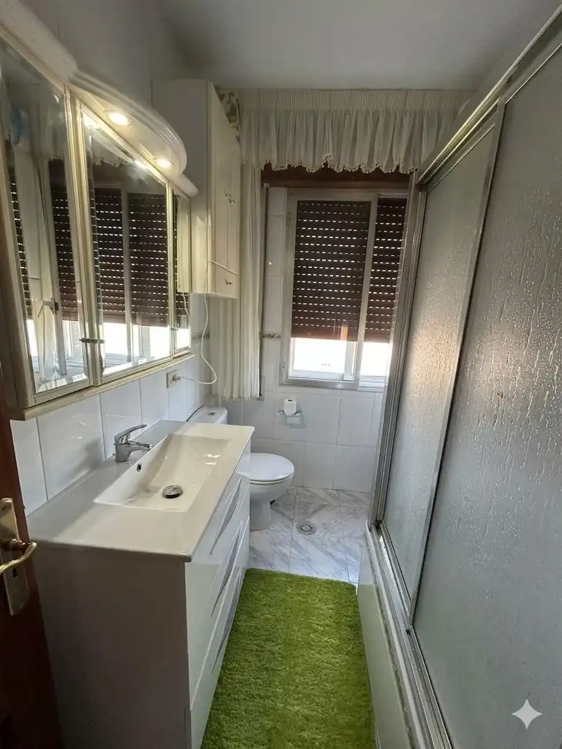 Baño de Piso en venta en Ribeira con Trastero y Amueblado