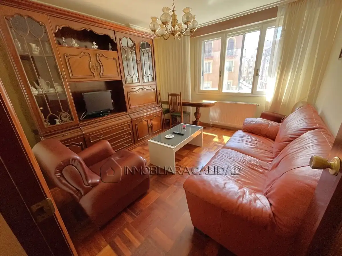 Sala de estar de Piso de alquiler en Burgos con Calefacción y Amueblado