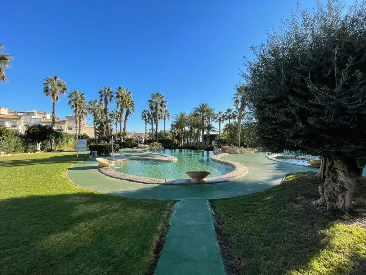 Schwimmbecken von Wohnungen zum Verkauf in Santa Pola mit Heizung, Terrasse und Schwimmbad
