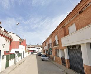 Vista exterior de Casa adosada en venda en Ajofrín amb Terrassa i Traster