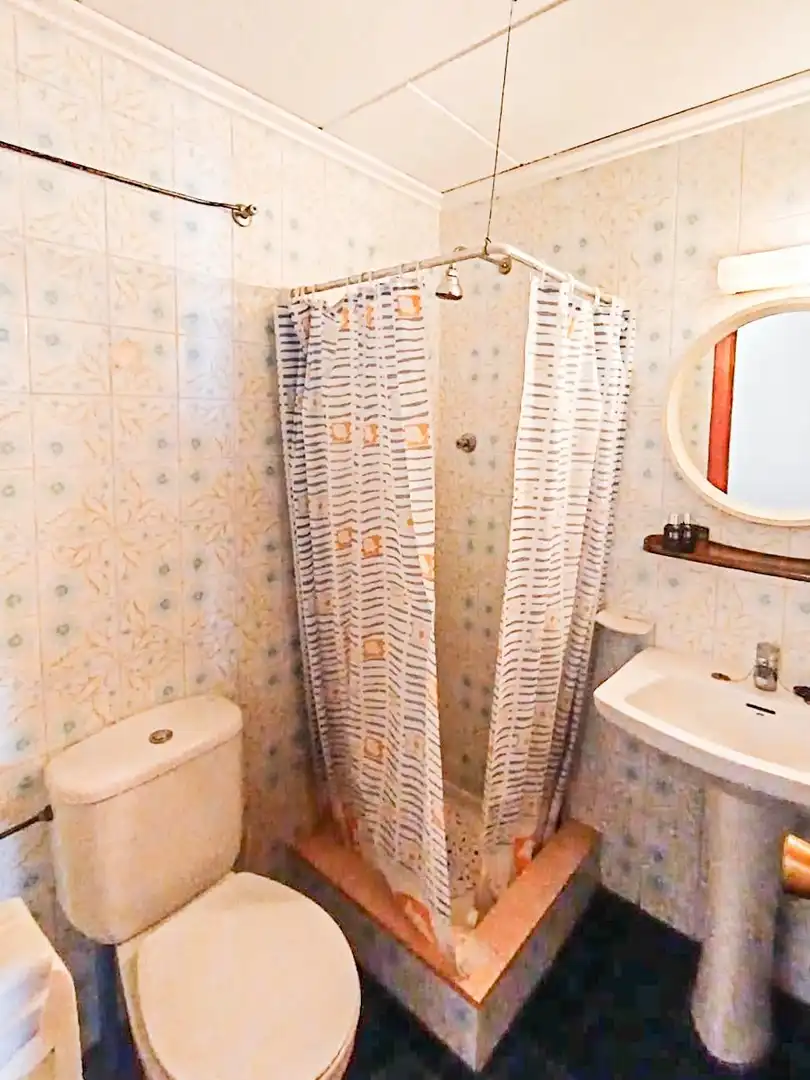 Bany de Apartament en venda en Miramar amb Terrassa, Moblat i Piscina comunitària