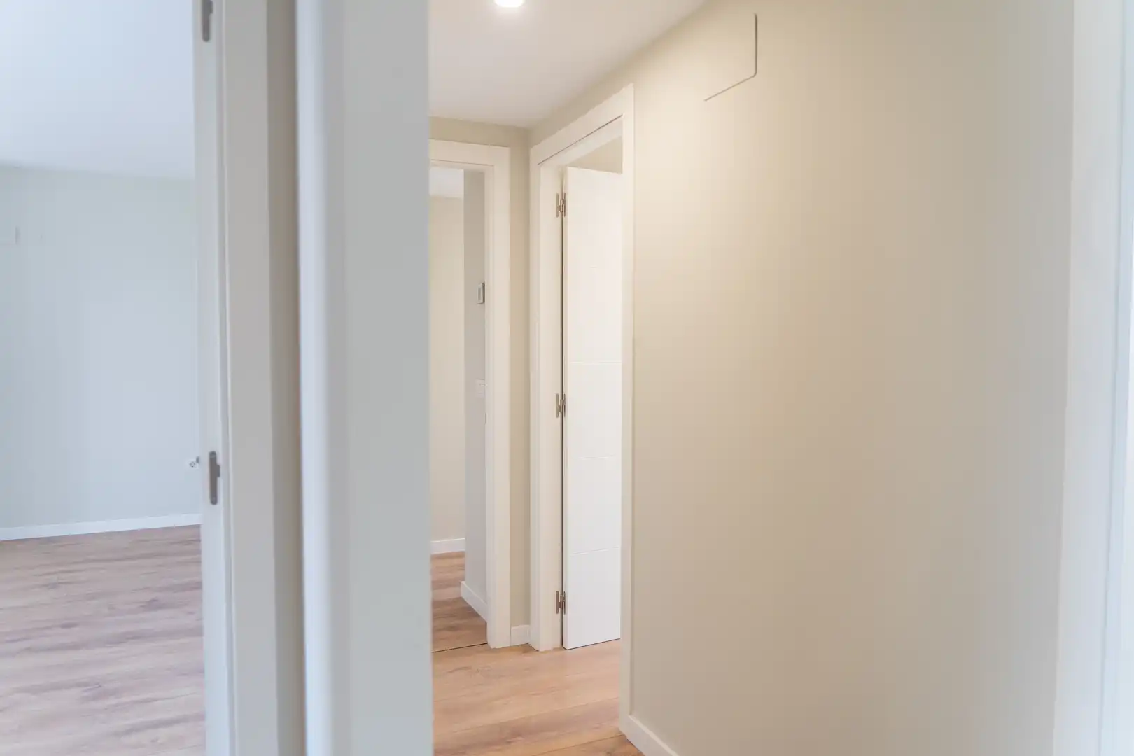 Wohnung zum Verkauf in Valencia mit Klimaanlage, Abstellraum und Schwimmbad