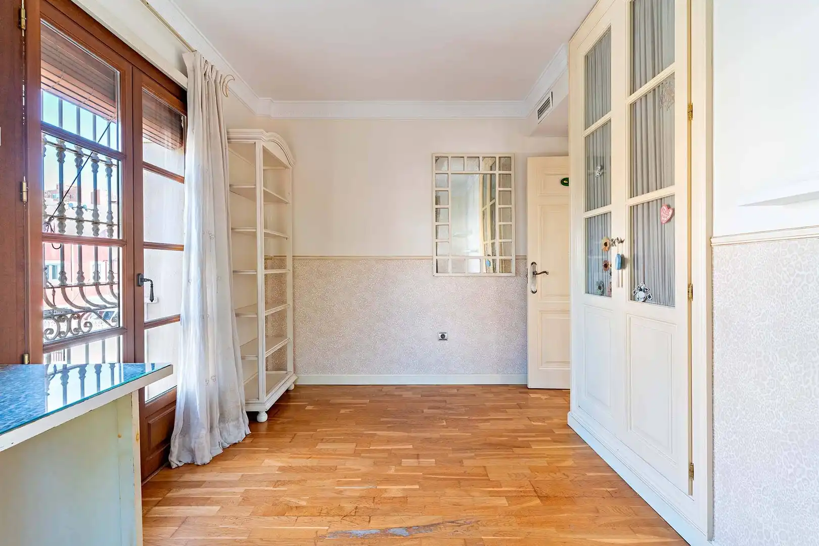 Dormitori de Casa o xalet en venda en Almería amb Jardí privat, Terrassa i Alarma