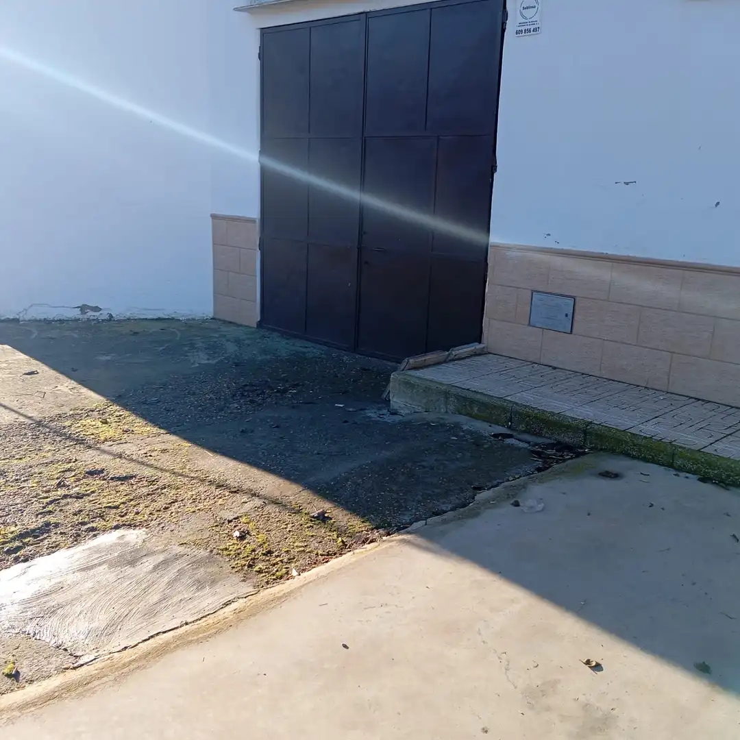 Parking of Houses for sale in La Herrera