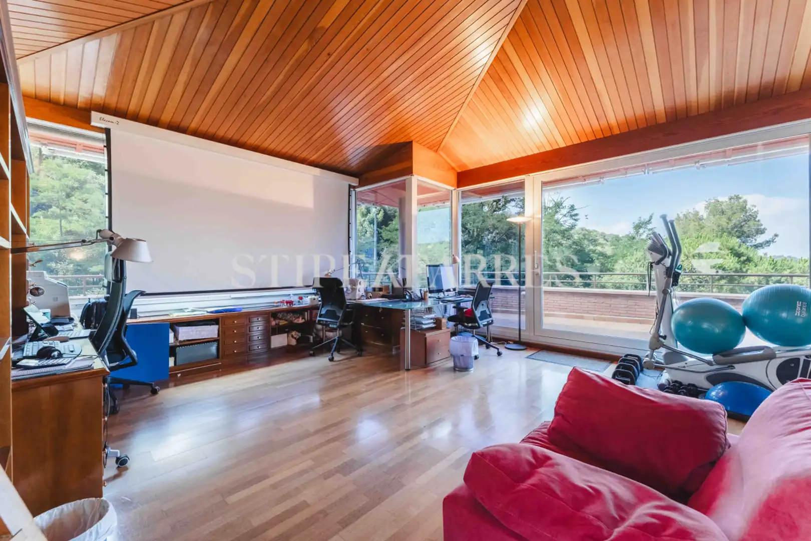 Außenansicht von Haus oder Chalet zum Verkauf in Barcelona mit Klimaanlage, Heizung und Privatgarten