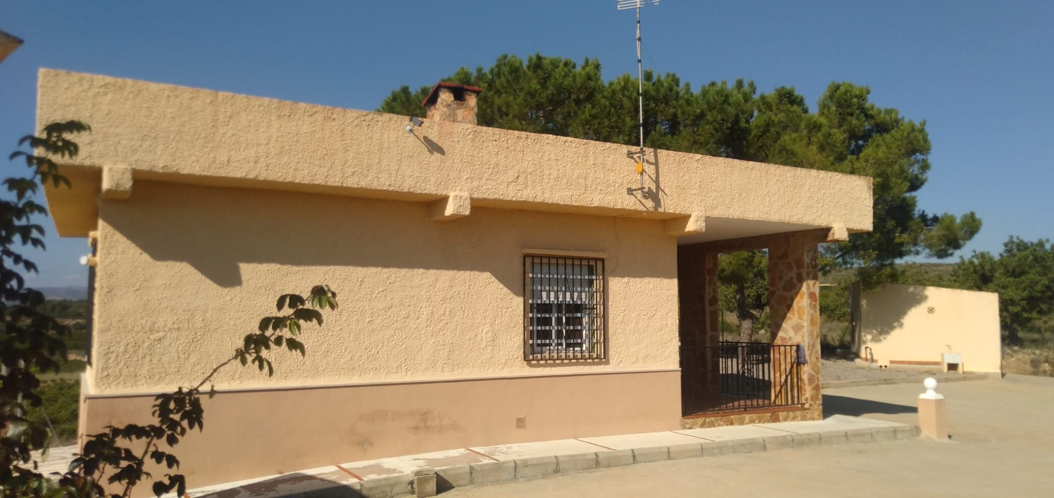 Vista exterior de Finca rústica en venda en Pedralba amb Jardí privat, Terrassa i Traster