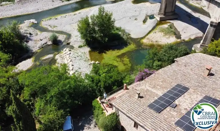 Jardí de Casa o xalet en venda en Sant Miquel de Fluvià amb Aire condicionat, Calefacció i Terrassa