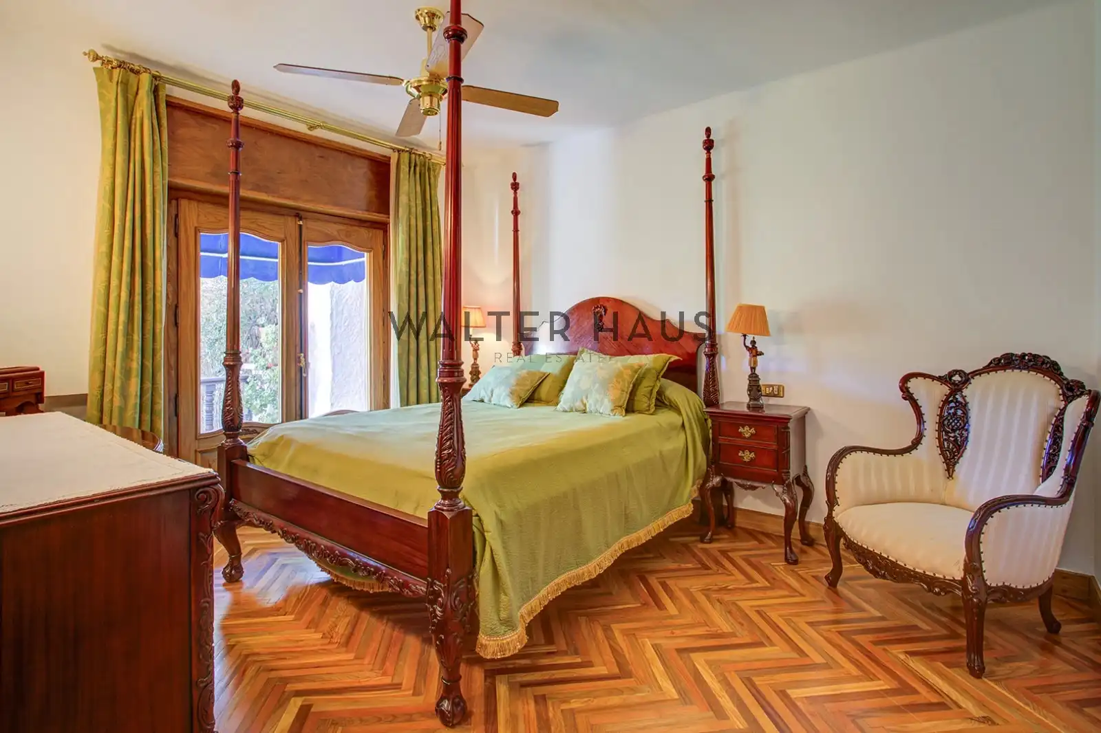 Schlafzimmer von Haus oder Chalet zum Verkauf in Sitges mit Klimaanlage, Heizung und Privatgarten