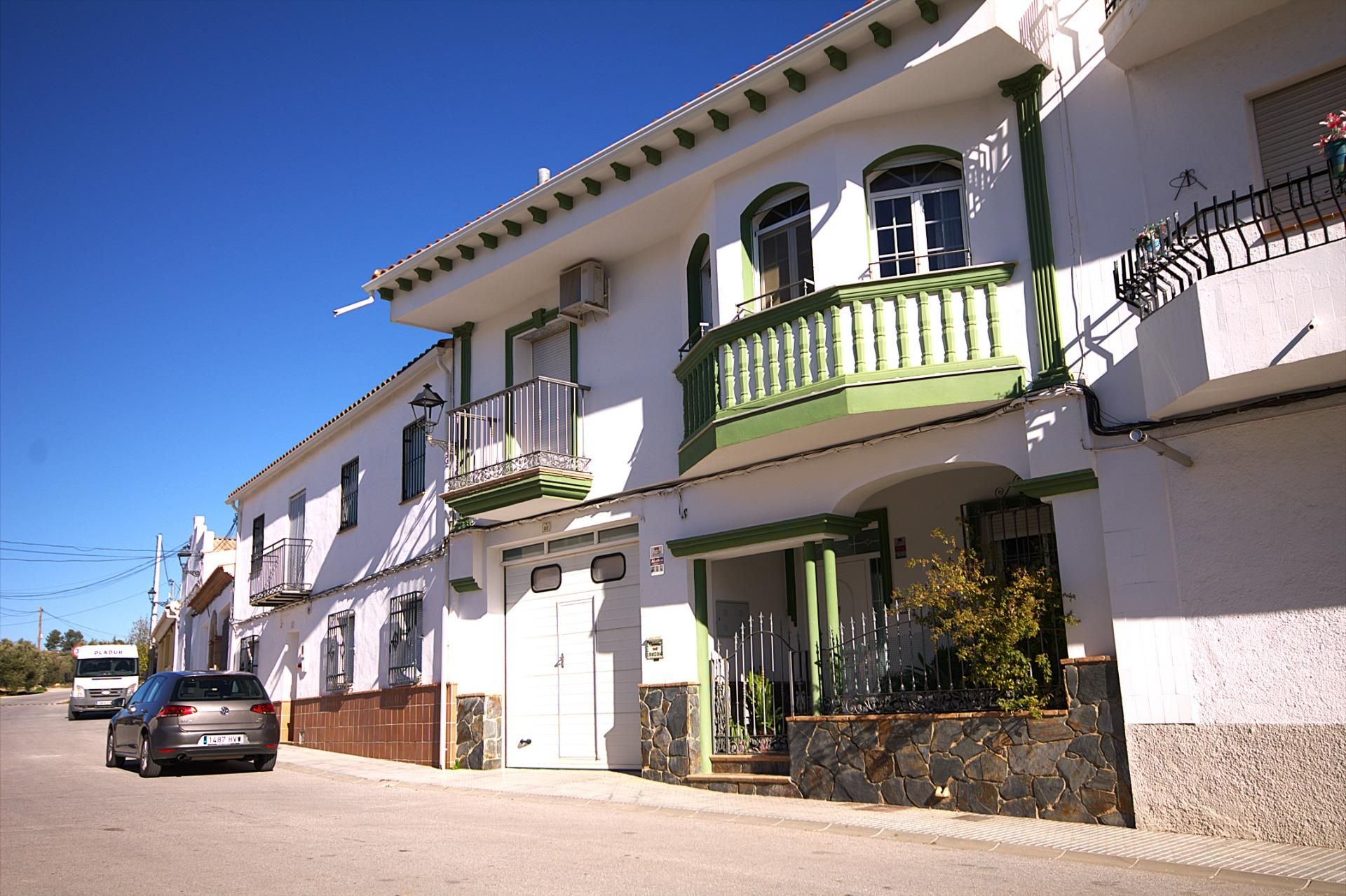 Vista exterior de Casa adosada en venda en Pozo Alcón amb Aire condicionat, Calefacció i Terrassa