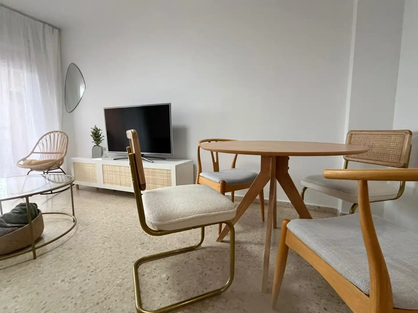 Comedor de Apartamento de alquiler en Algeciras con Piscina comunitaria