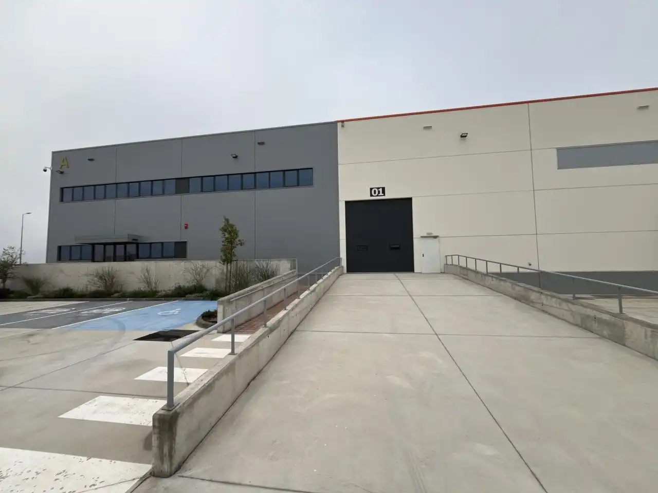 Exterior view of Industrial buildings for rent in Òdena  with Heating