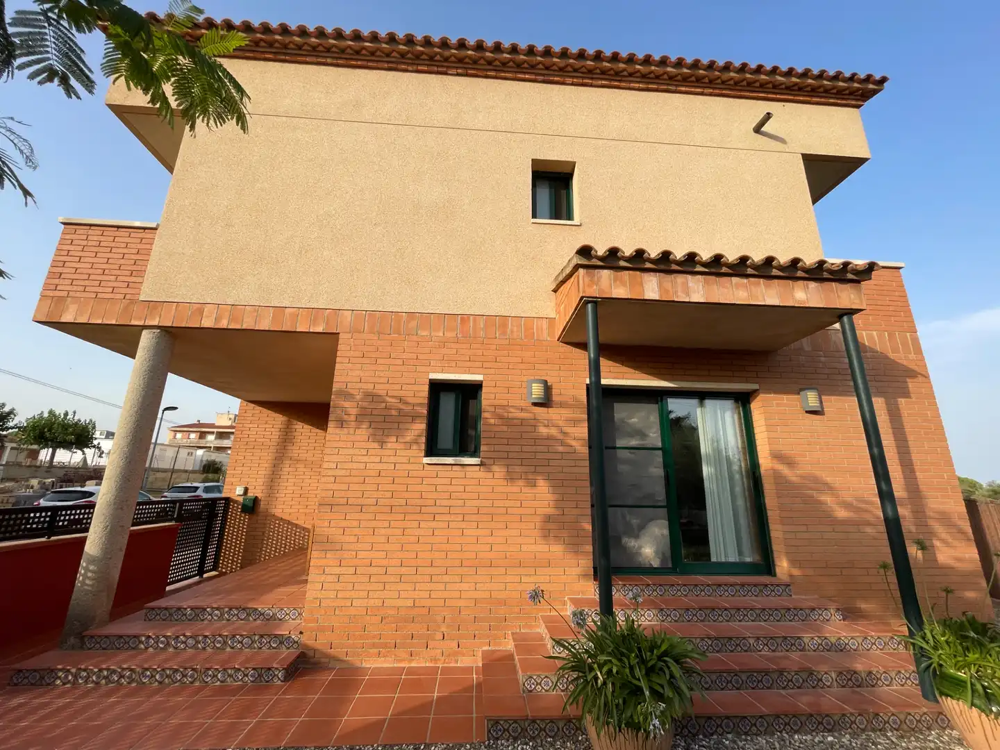 Vista exterior de Casa adosada en venda en Botarell amb Calefacció, Jardí privat i Terrassa