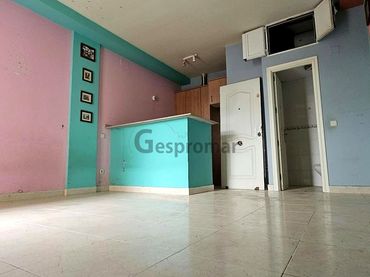 Local comercial en venda a Calle de la Virgen de Aránzazu
