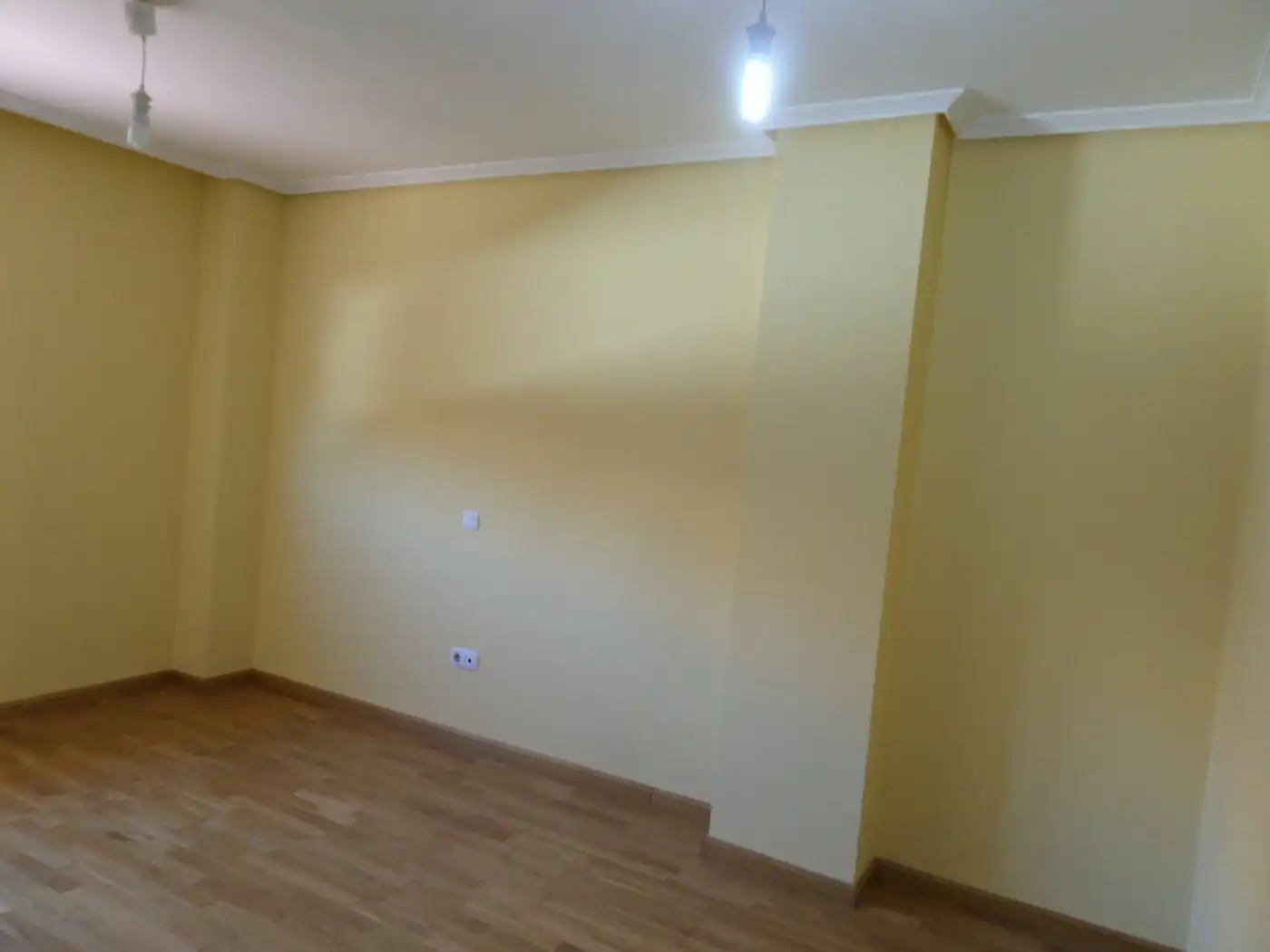 Habitación de Casa adosada en venta en Laguna de Duero con Calefacción, Terraza y Trastero