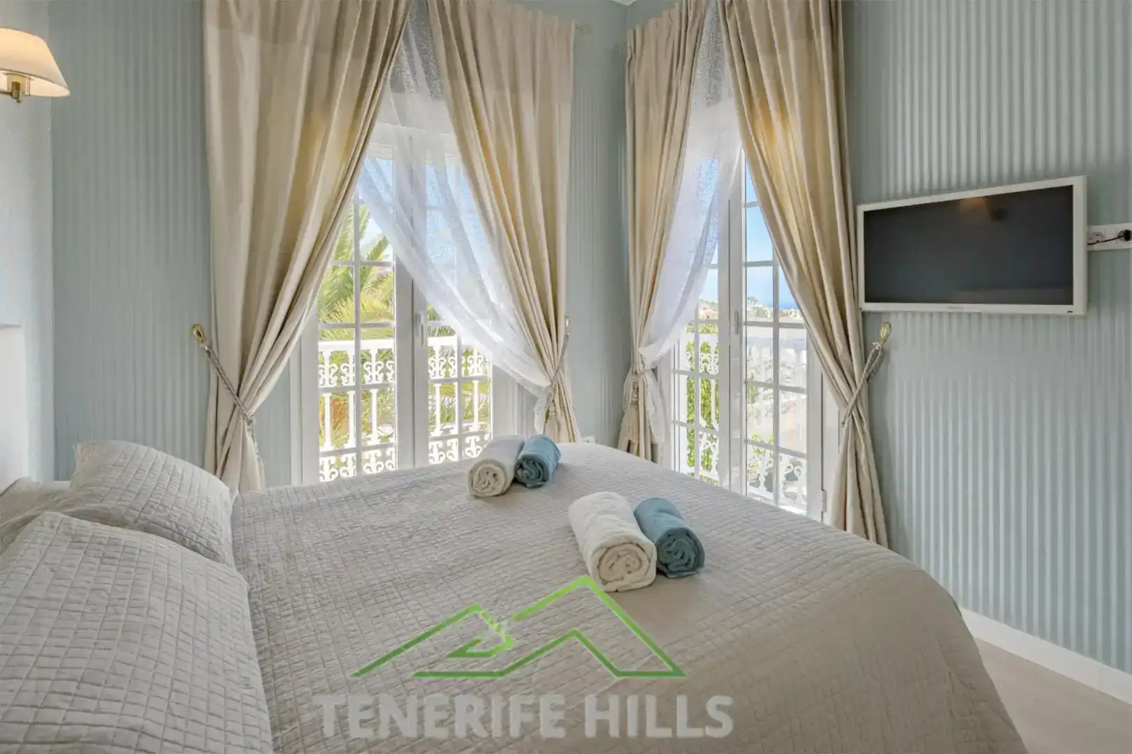 Habitación de Casa o chalet en venta en Adeje con Aire acondicionado, Piscina y Balcón