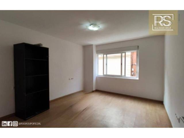 Piso en Alquiler en Calle industria en El Camp de l'Arpa del Clot