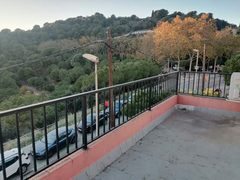 Balcony of House or chalet for sale in  Barcelona Capital  with Air Conditioner, Heating and Parquet flooring