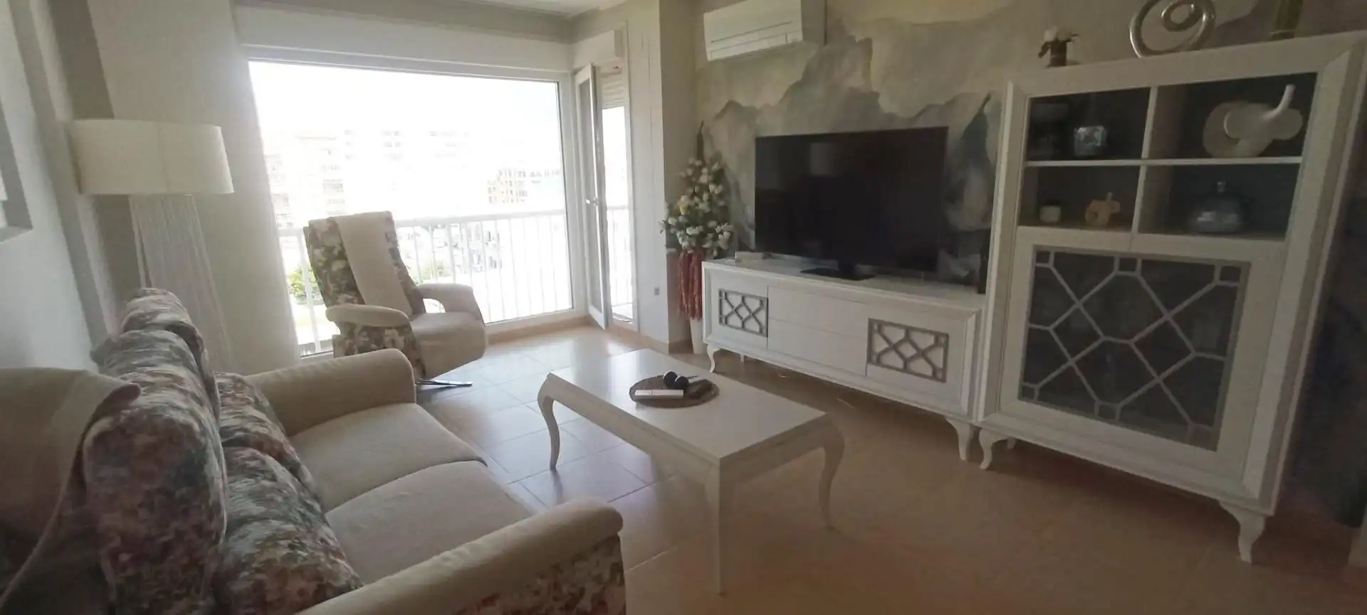 Sala d'estar de Pis de lloguer en Vinaròs amb Terrassa i Moblat