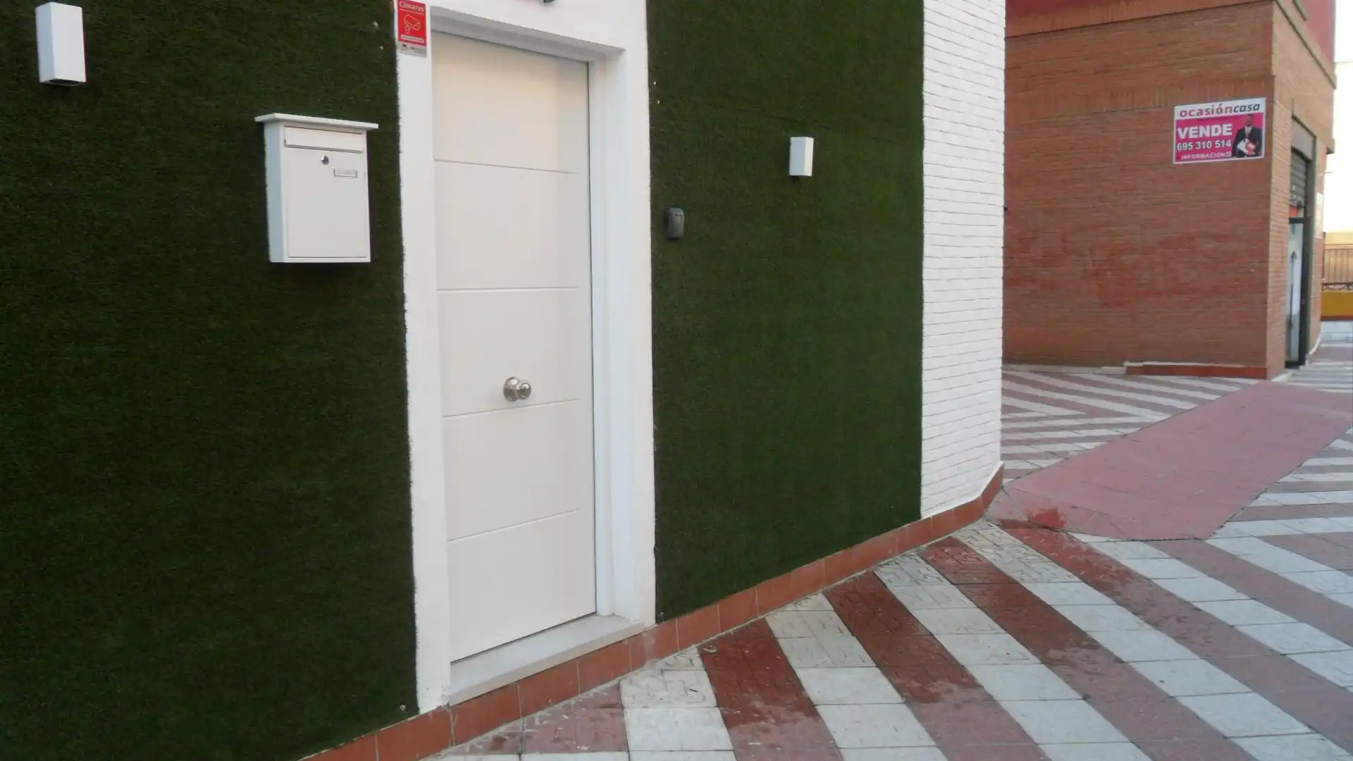 Vista exterior de Local en venta en  Granada Capital con Amueblado