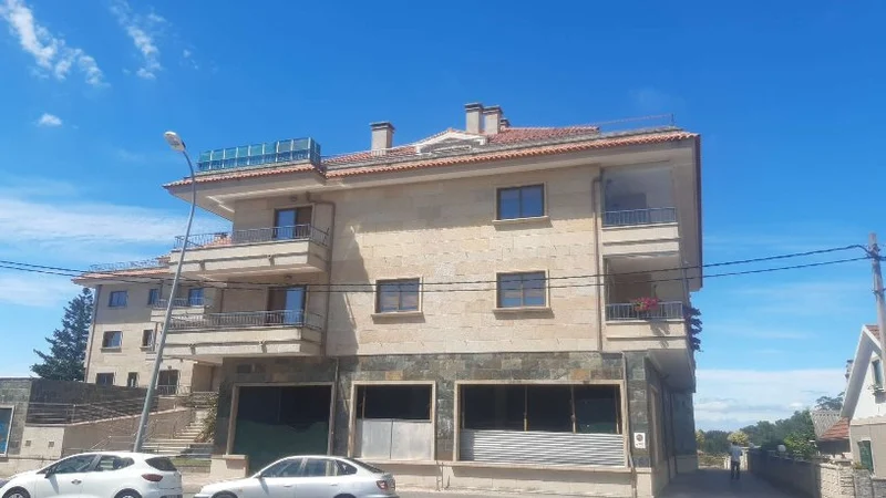 Vista exterior de Local en venda en Sanxenxo amb Alarma