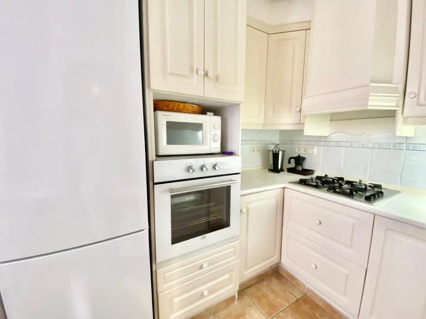 Cuina de Apartament de lloguer en Torrevieja amb Calefacció, Terrassa i Moblat