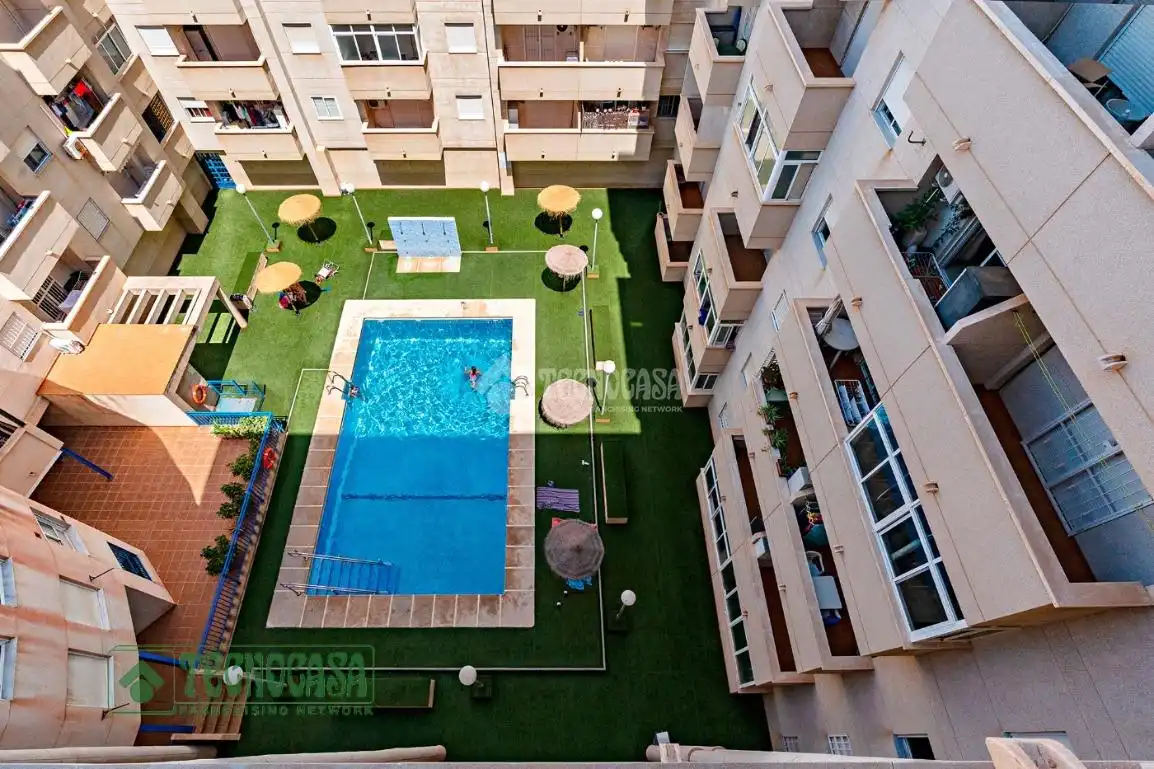 Piscina de Piso en venta en Roquetas de Mar con Calefacción y Terraza