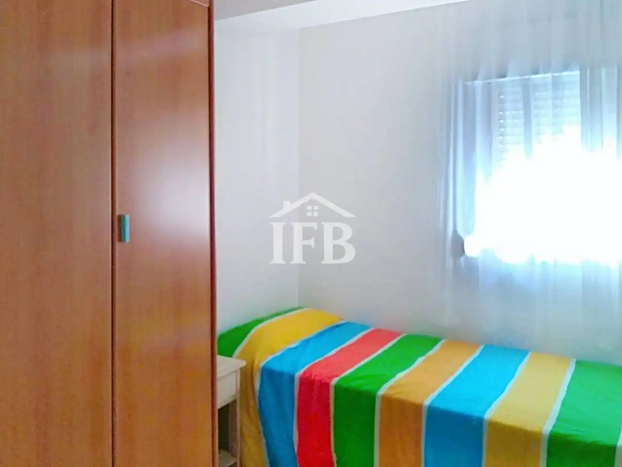Dormitori de Pis de lloguer en Badajoz amb Aire condicionat, Calefacció i Moblat