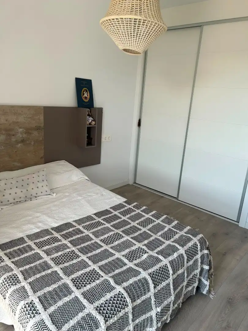 Habitación de Casa adosada en venta en Bormujos con Aire acondicionado, Jardín privado y Terraza