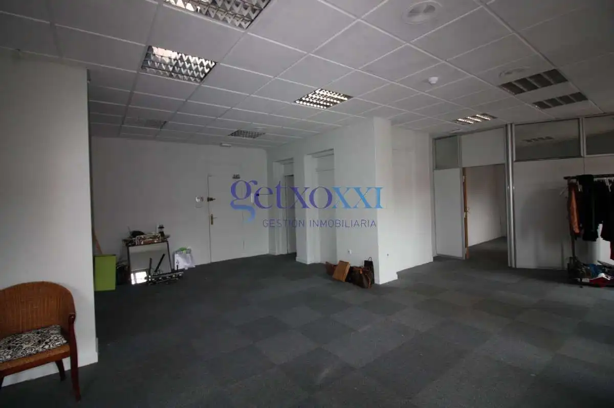 Office space with lift for sale in Las Arenas, imagen 2