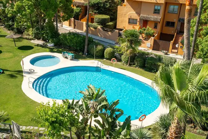 Swimming pool of Detached homes for rent in Marbella  with Air Conditioner, Heating and Private garden