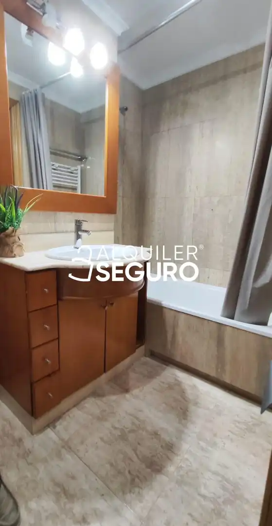 Bany de Pis de lloguer en Jesús