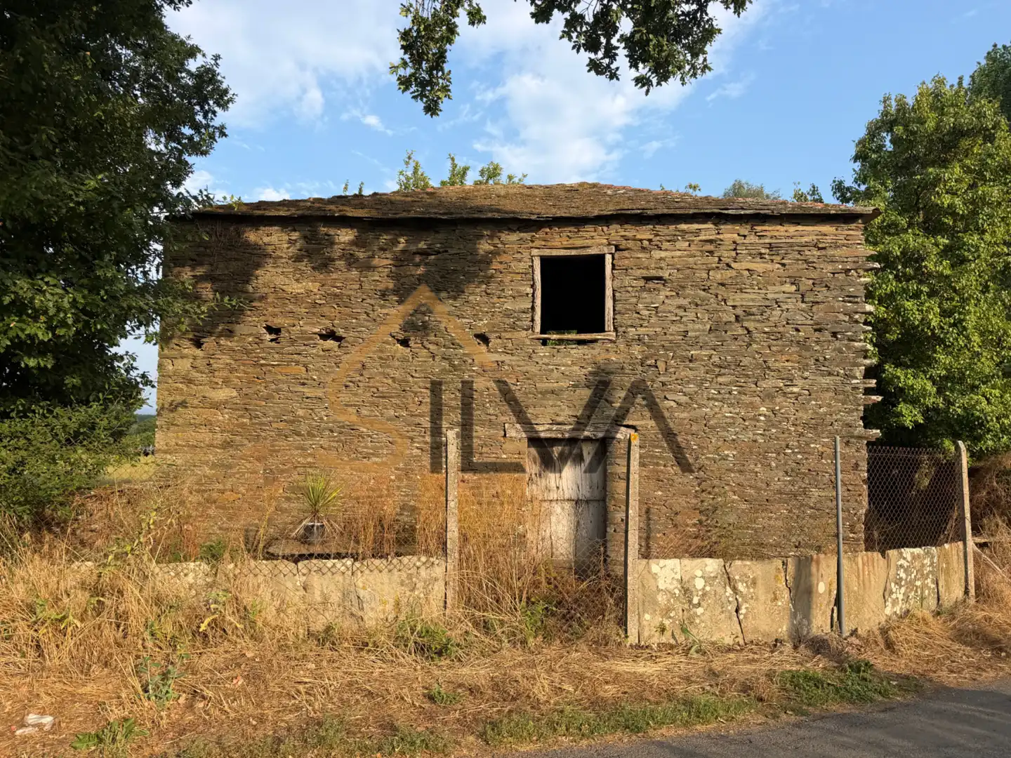 Vista exterior de Casa o xalet en venda en Outeiro de Rei amb Calefacció, Jardí privat i Terrassa