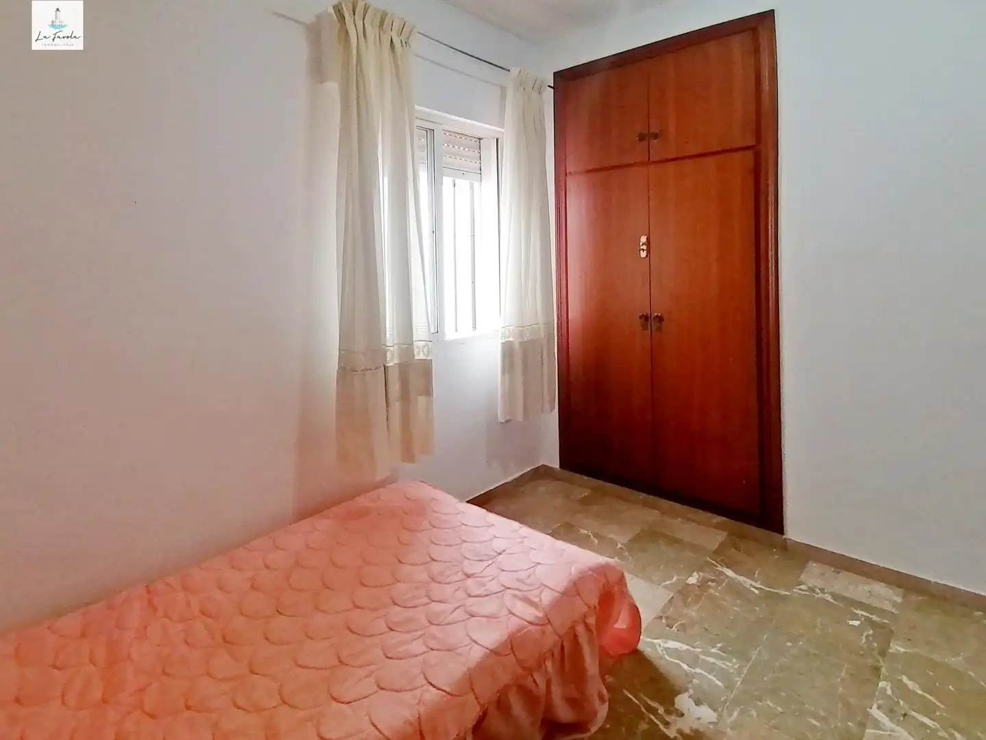 Dormitori de Casa adosada en venda en Cártama amb Aire condicionat i Traster