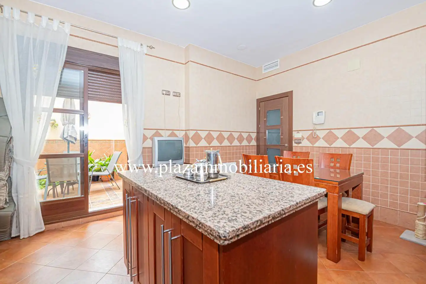 Casa amb balcó en venda a Jardin Lucena, imagen 8