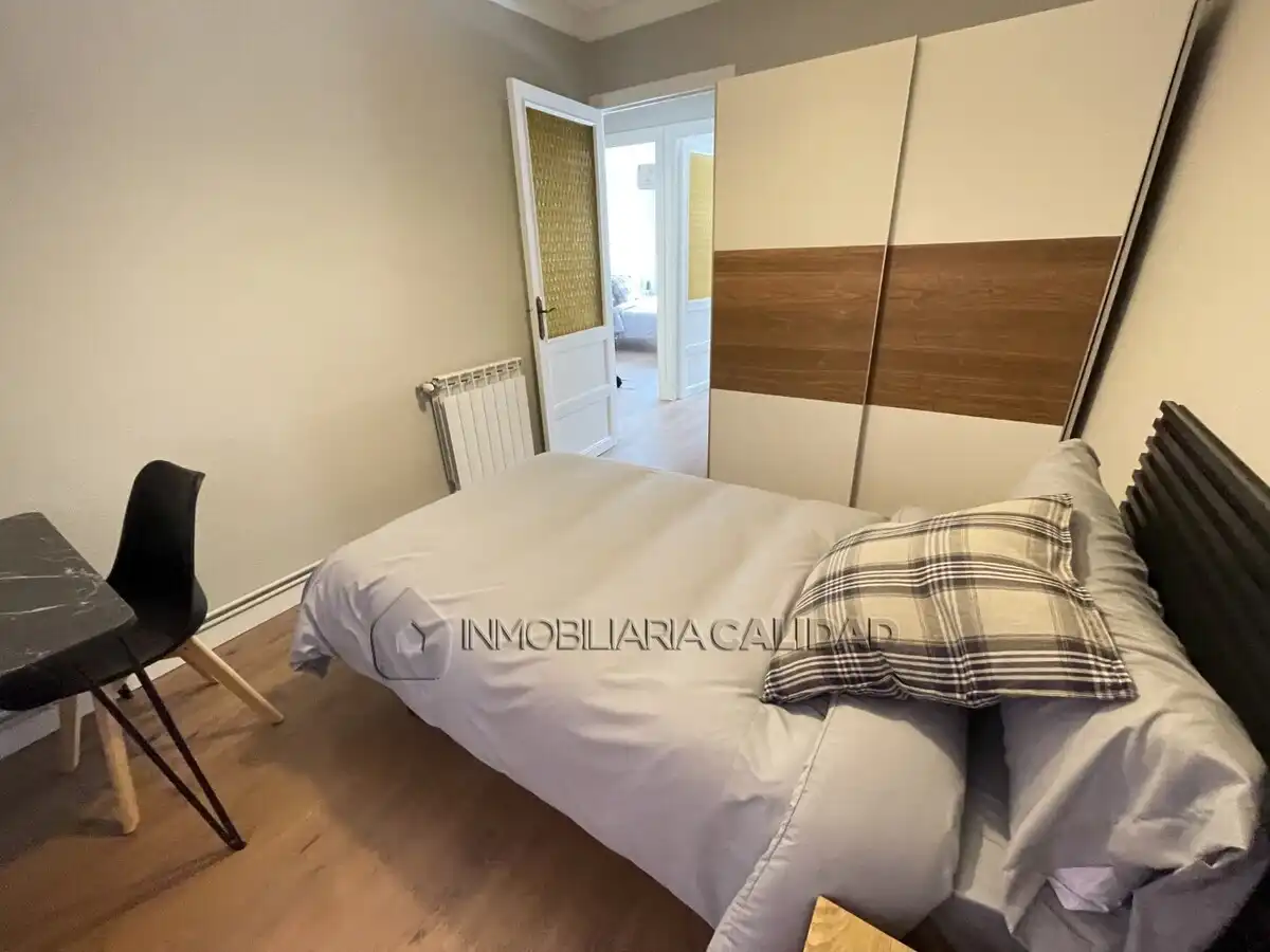 Bedroom of Flat for rent in Burgos  with Heating and Furnished